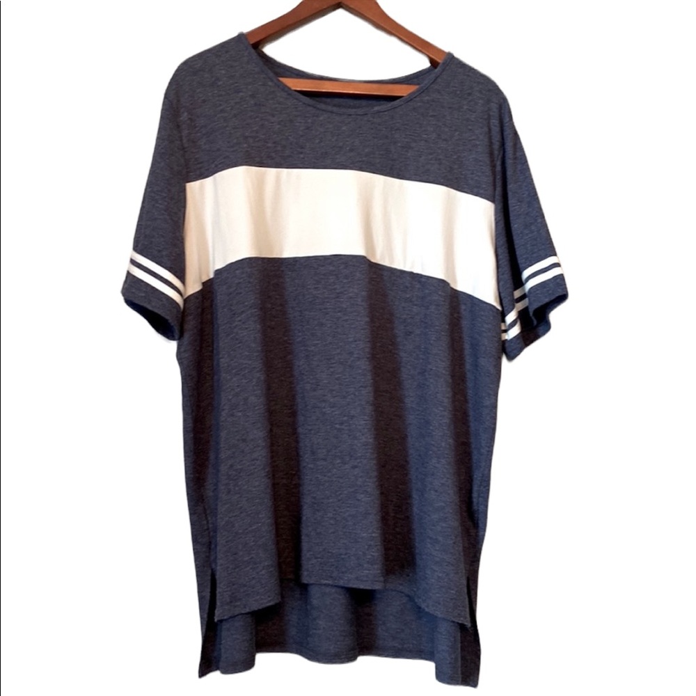 Koitmy Navy Blue and White Short Sleeved Top